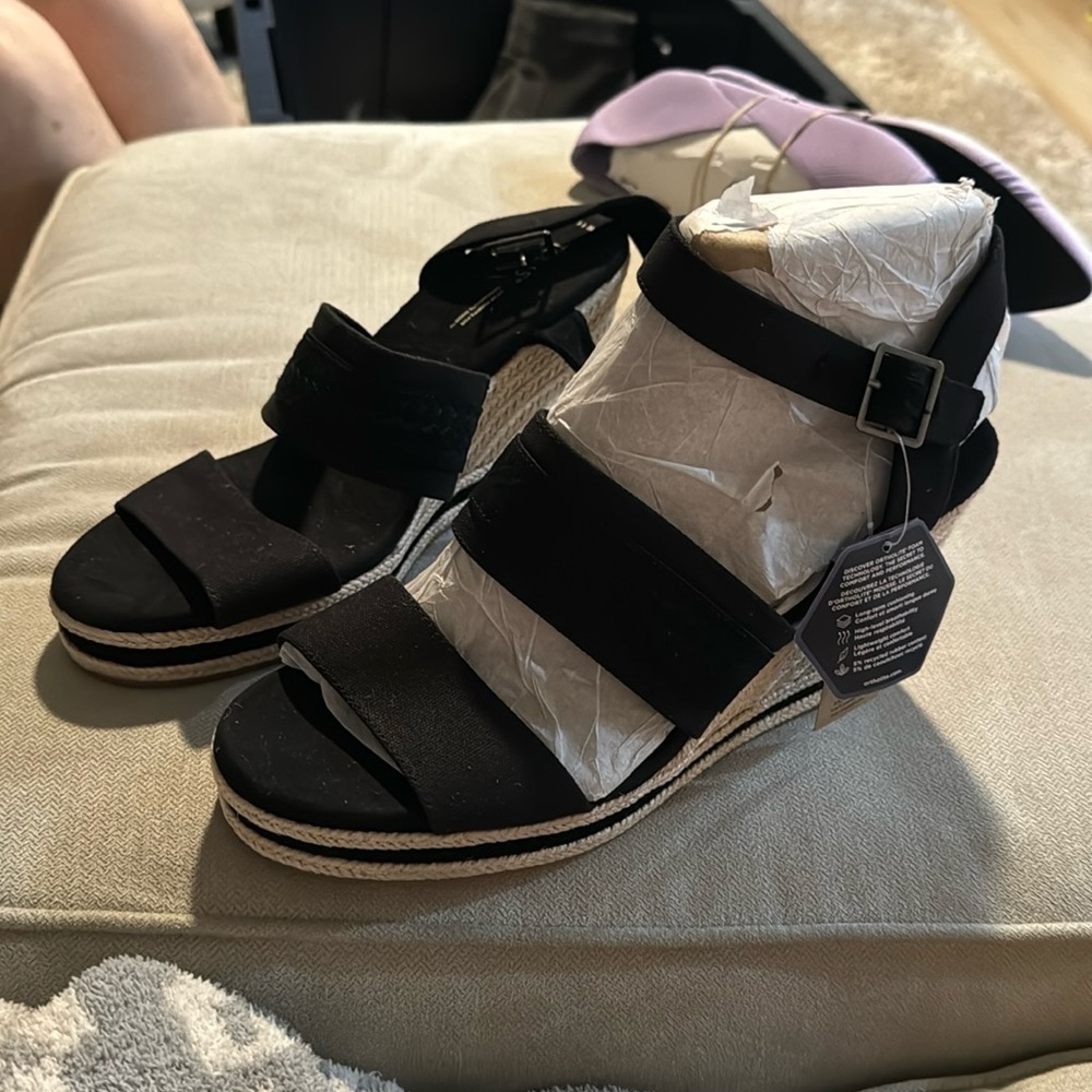 Madelyn Wedge Sandal - Picture 4 of 6